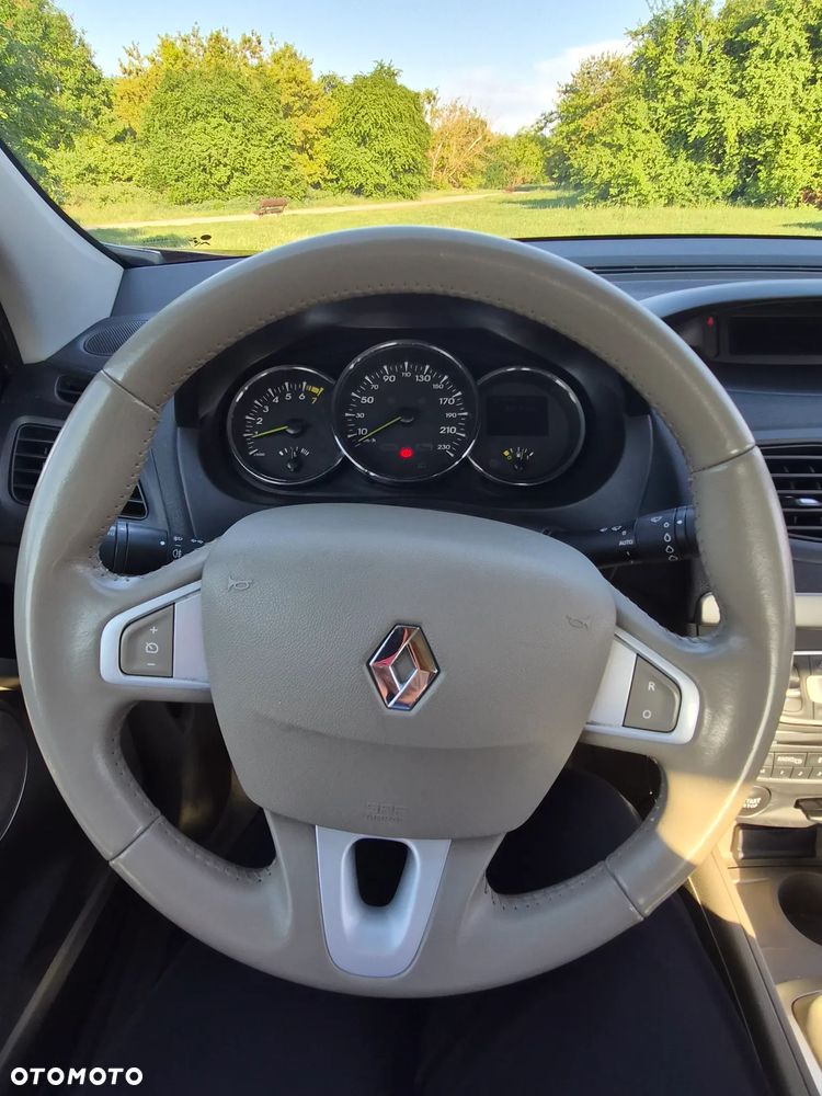 Renault Fluence - 8
