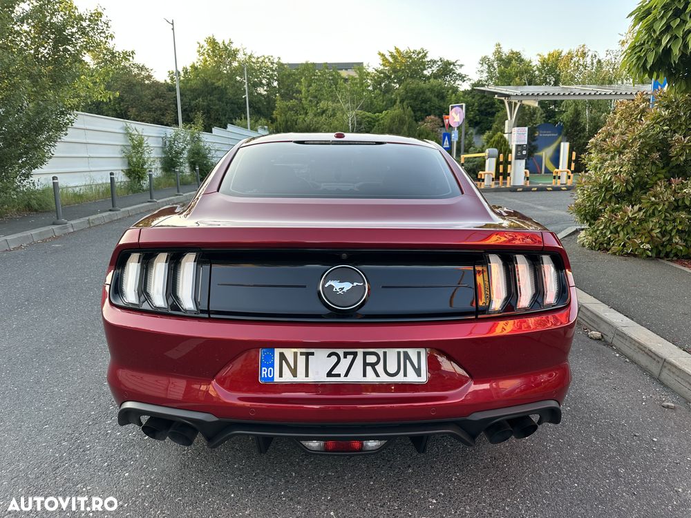 Ford Mustang - 4