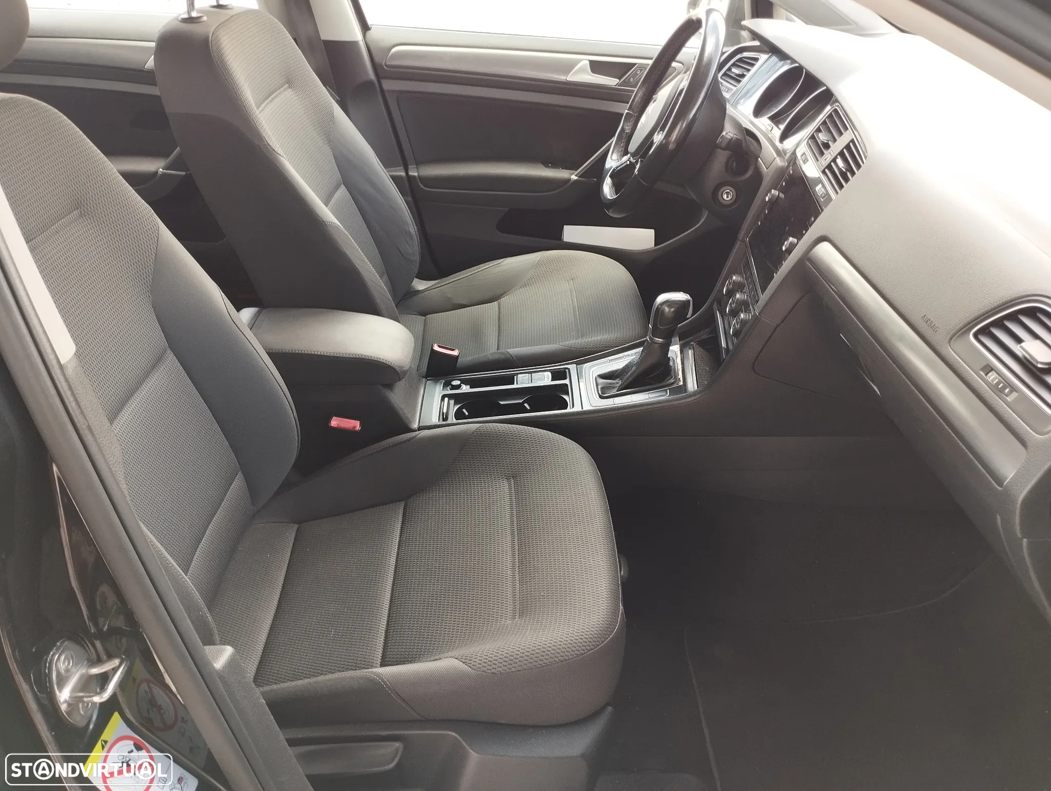 VW Golf Variant 1.6 TDi Confortline DSG - 17