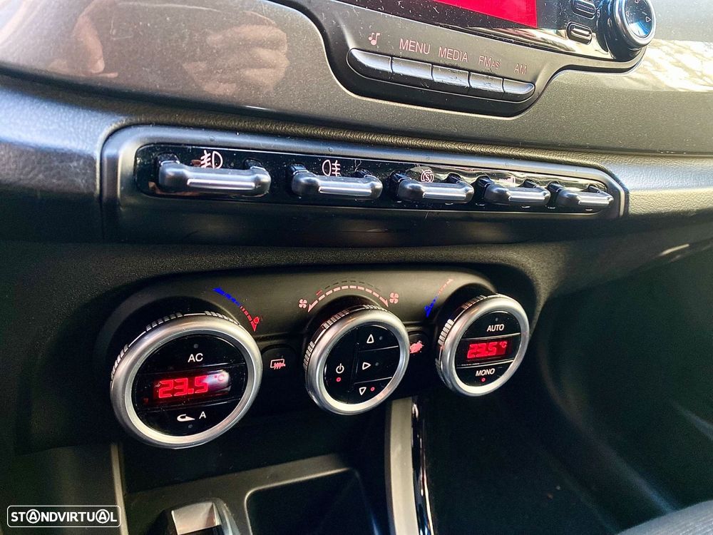 Alfa Romeo Giulietta 1.6 JTDm Corporate - 18