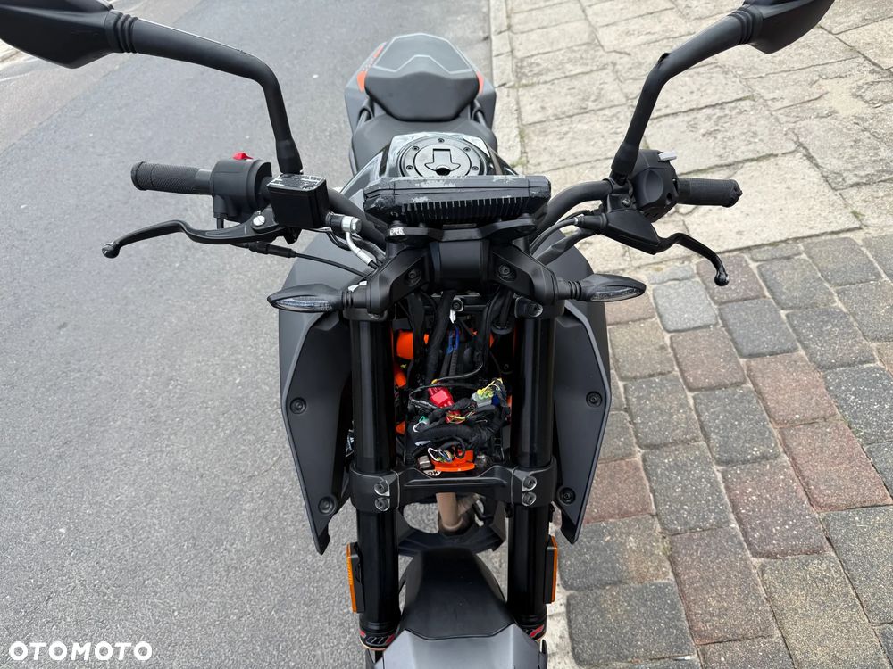 KTM Duke 125 - 24