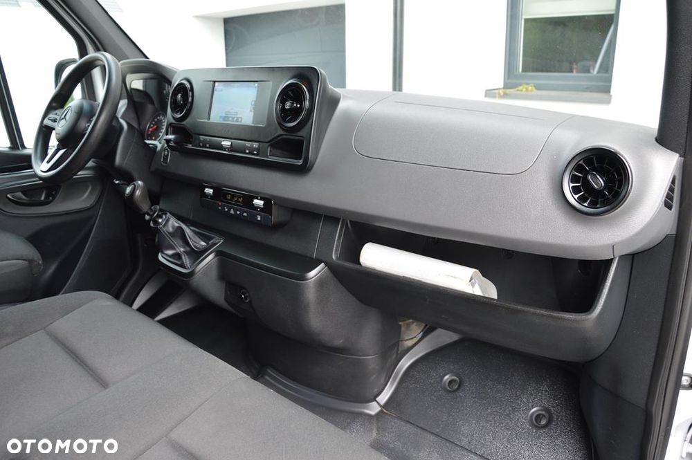 Mercedes-Benz Sprinter - 18
