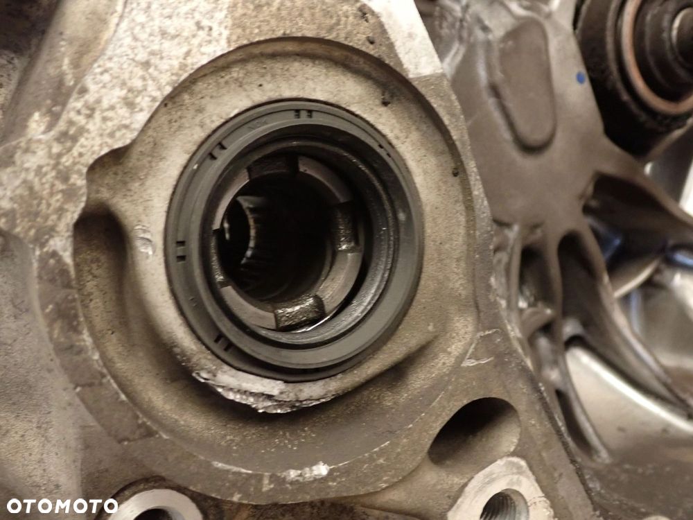 HONDA CIVIC VIII 06- UFO 1.4 BENZ SKRZYNIA BIEGÓW MANUALNA - 3