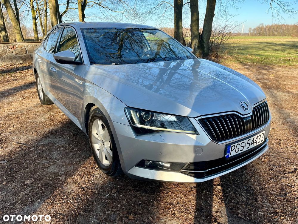 Skoda Superb 2.0 TDI Sportline DSG - 3