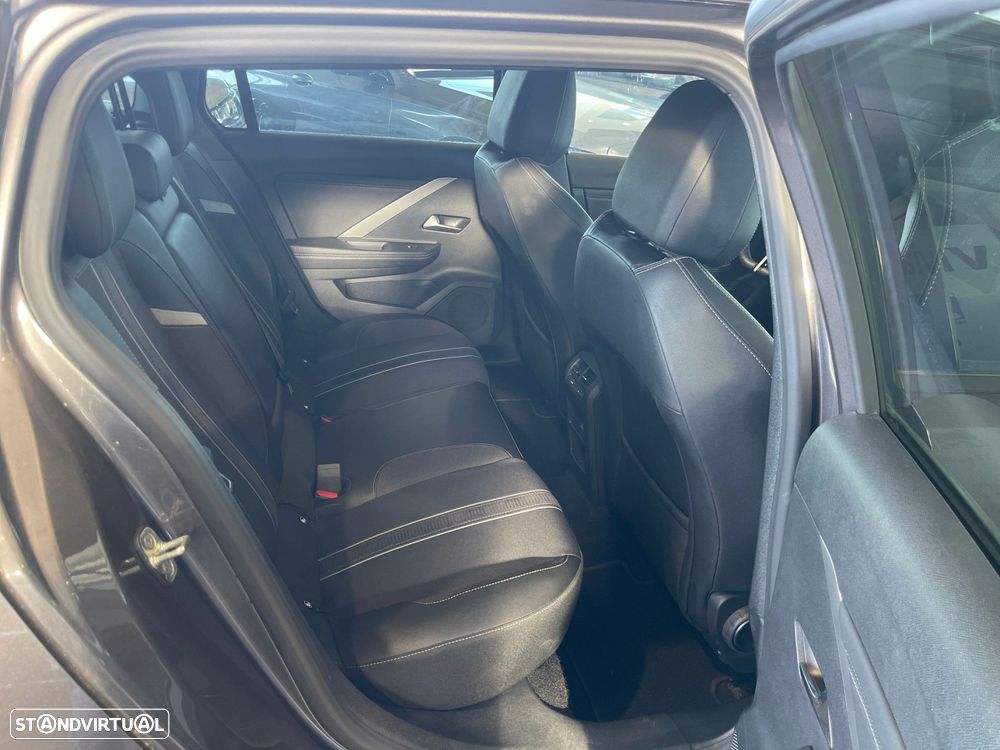 Opel Astra Sports Tourer - 29