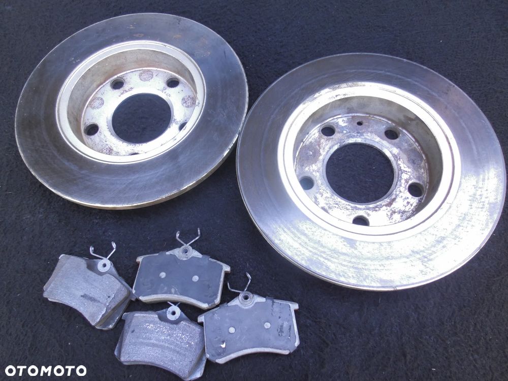 AUDI A4 B6 1.9 TARCZE 245mm I KLOCKI HAMULCOWE TYLNE TYŁ ZESTAW KOMPLET - 2