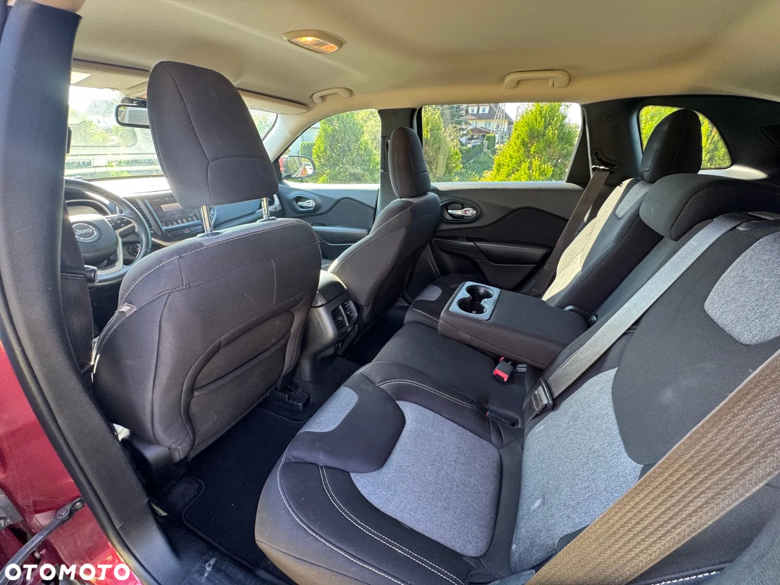 Jeep Cherokee - 21