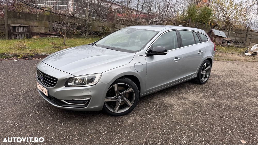 Volvo V60 D6 Plug-In-Hybrid AWD Geartronic Summum - 1