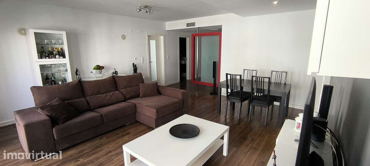 Apartamento T2 à venda na Avenida Madame Curie, 26 - Grande imagem: 4/32