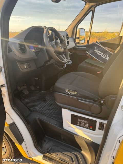 Mercedes-Benz Sprinter - 9