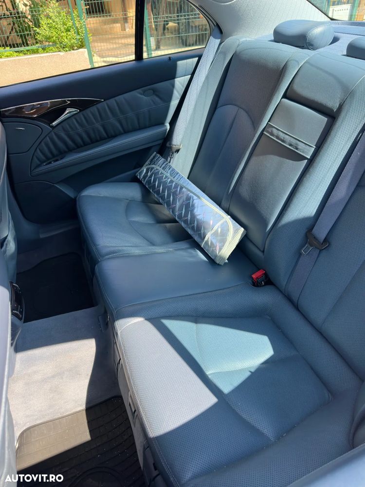 Mercedes-Benz E 320 4-Matic Aut Avantgarde - 3
