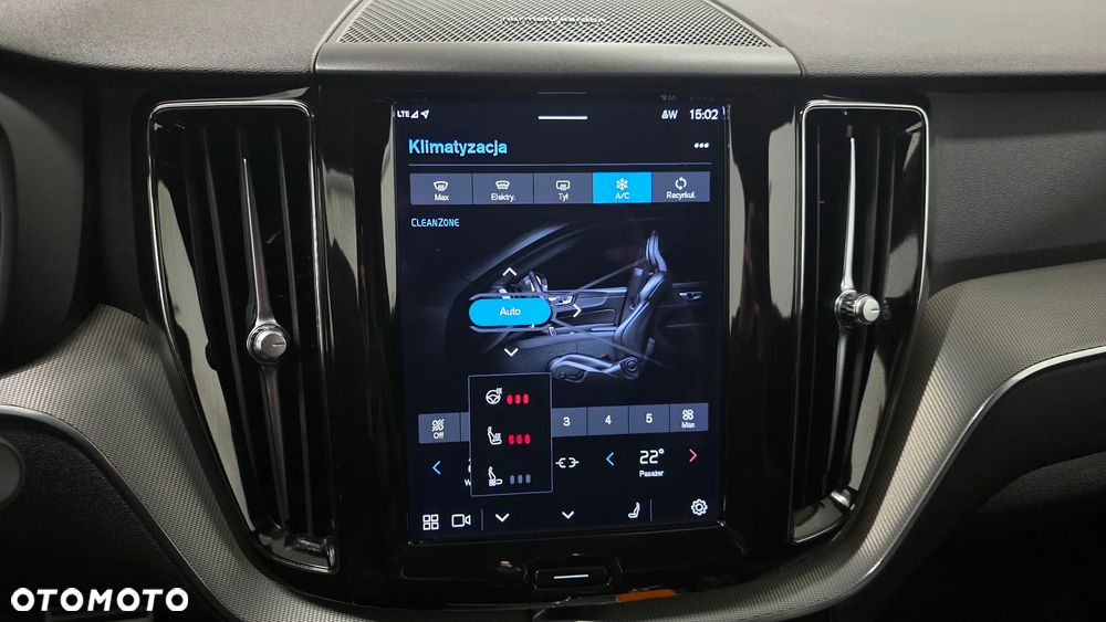 Volvo XC 60 B4 D AWD Plus Dark - 29