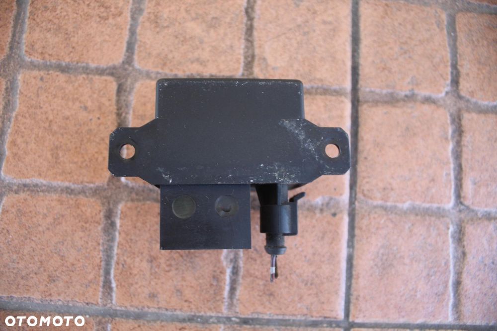 PRZEKAŹNIK AKUMULATORA MERCEDES W210 3.2 CDI A0025423819 - 3