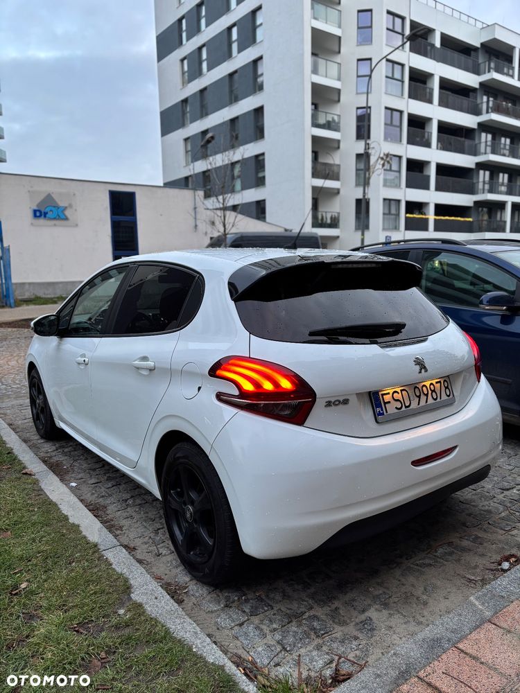 Peugeot 208 1.6 BlueHDi Allure S&S - 15