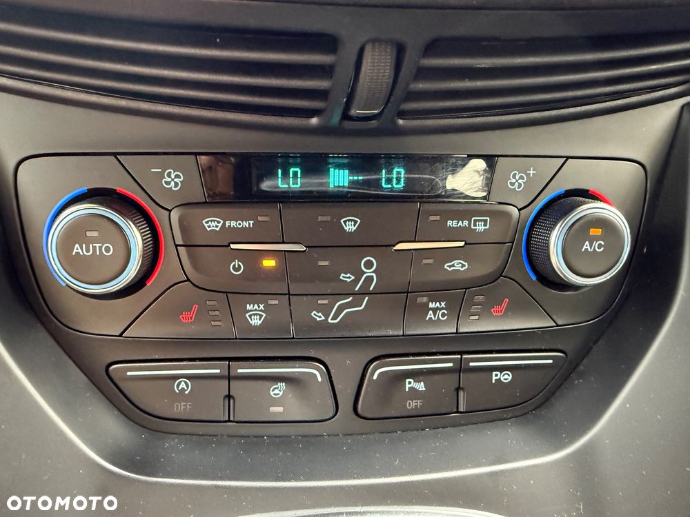 Ford Kuga - 28