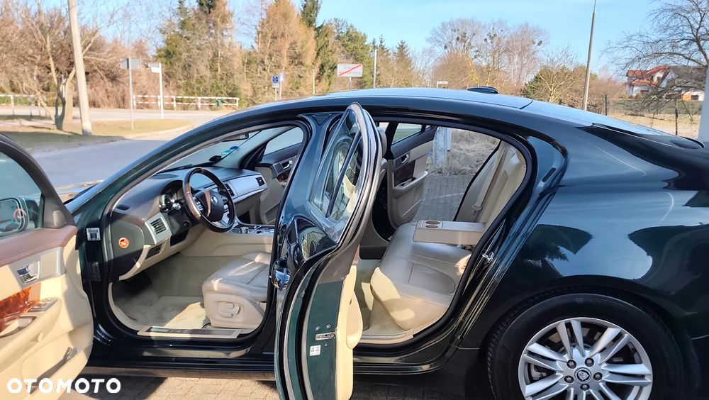 Jaguar XF 3.0 V6 Luxury - 10