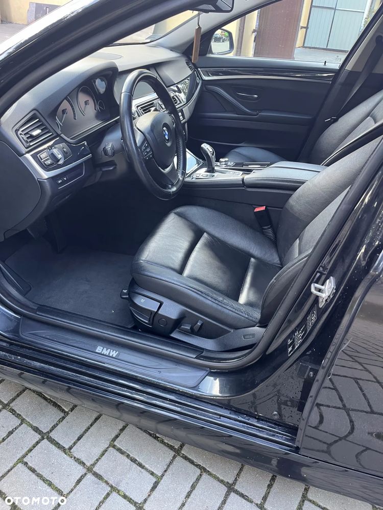 BMW Seria 5 530d xDrive - 10