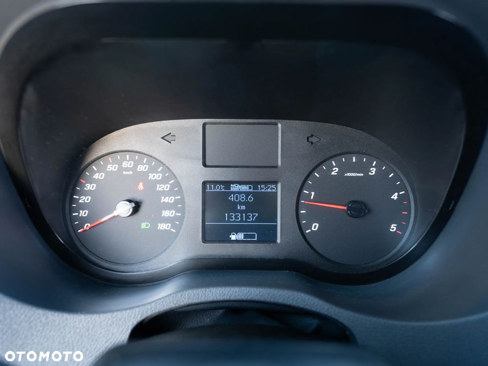 Mercedes-Benz Sprinter - 23