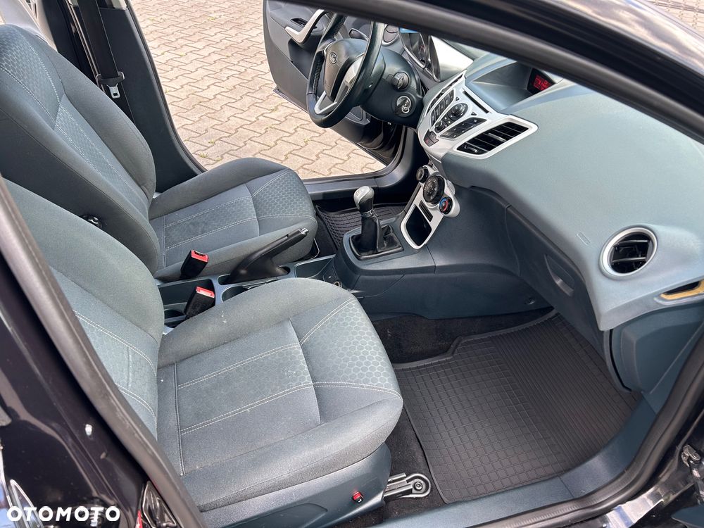 Ford Fiesta 1.4 Ghia - 17