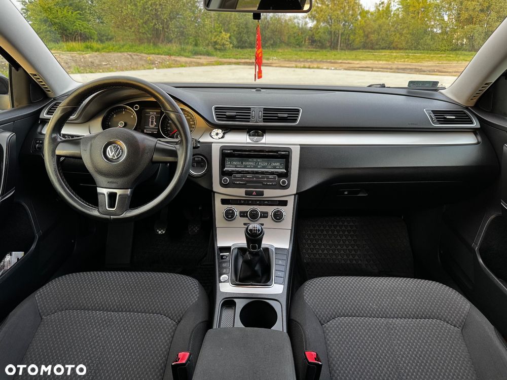 Volkswagen Passat 1.6 TDI Comfortline - 20