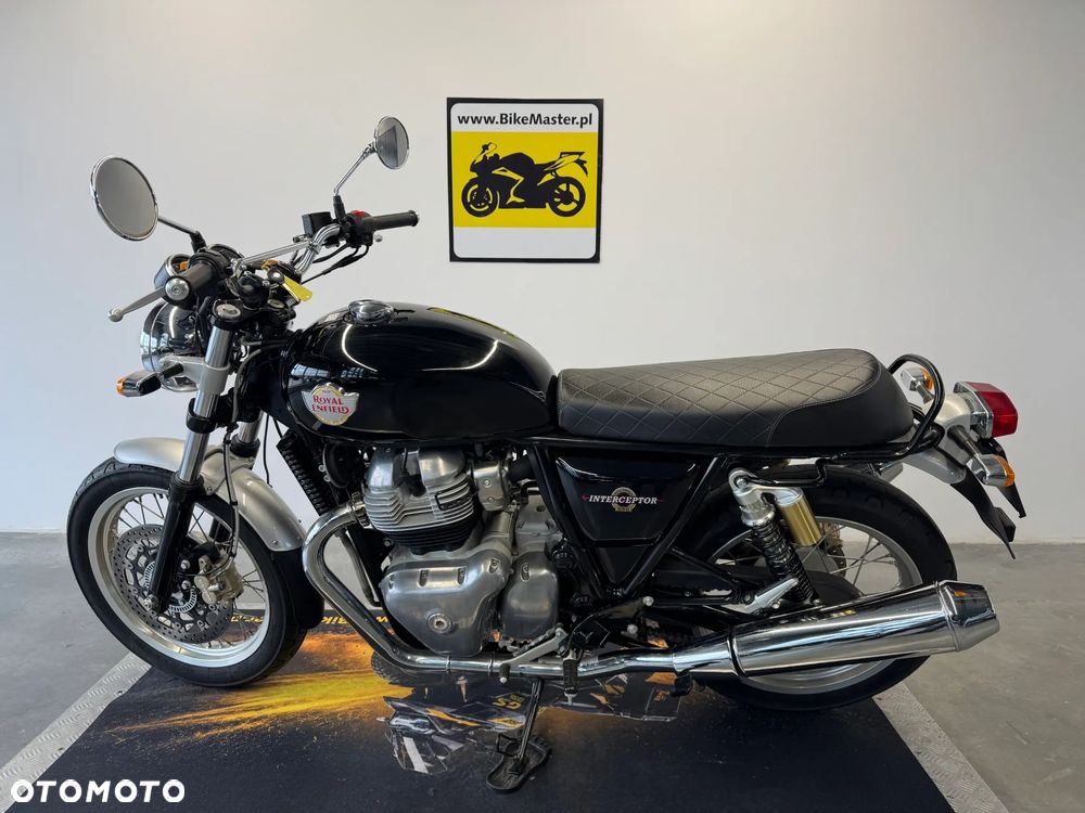 Royal Enfield Interceptor - 2