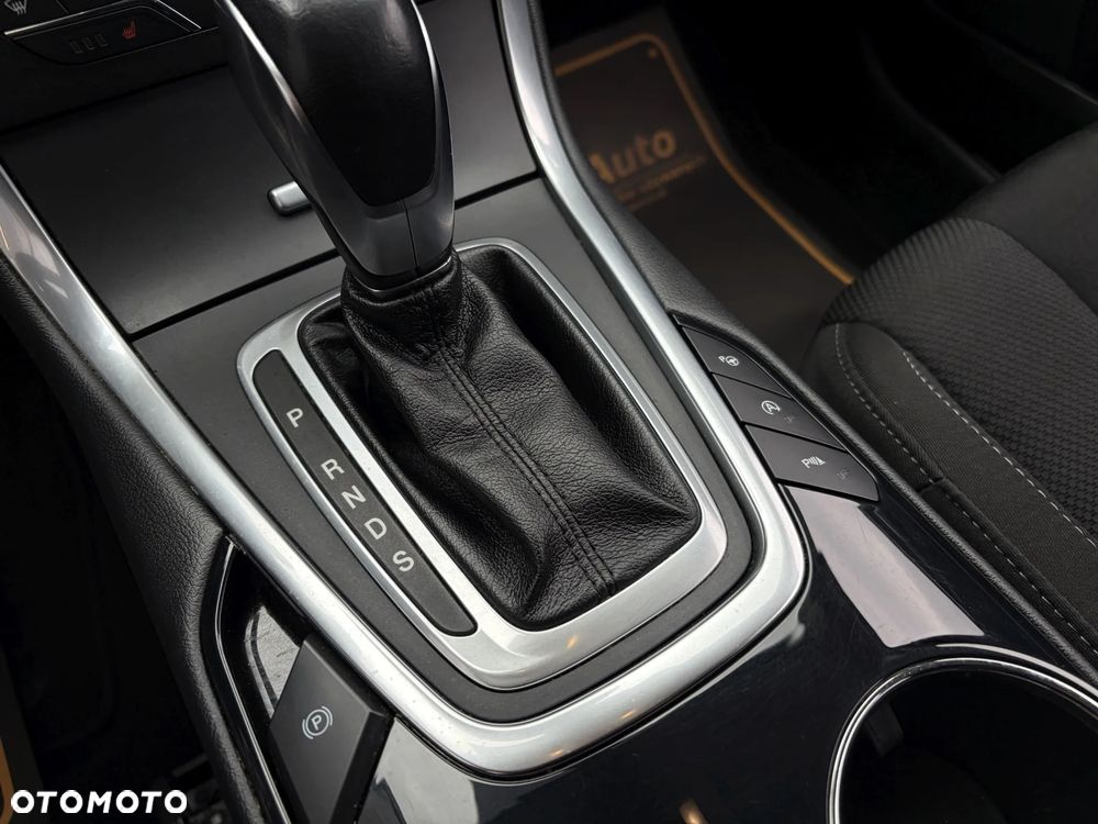 Ford S-Max 2.0 TDCi Titanium PowerShift - 32