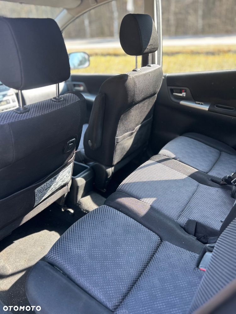 Toyota Corolla Verso 2.0 D-4D - 12