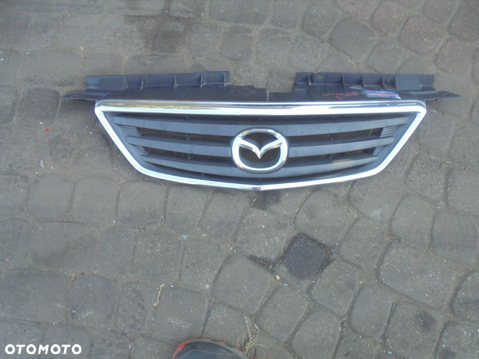 ATRAPA MAZDA MPV 00-04 - 1