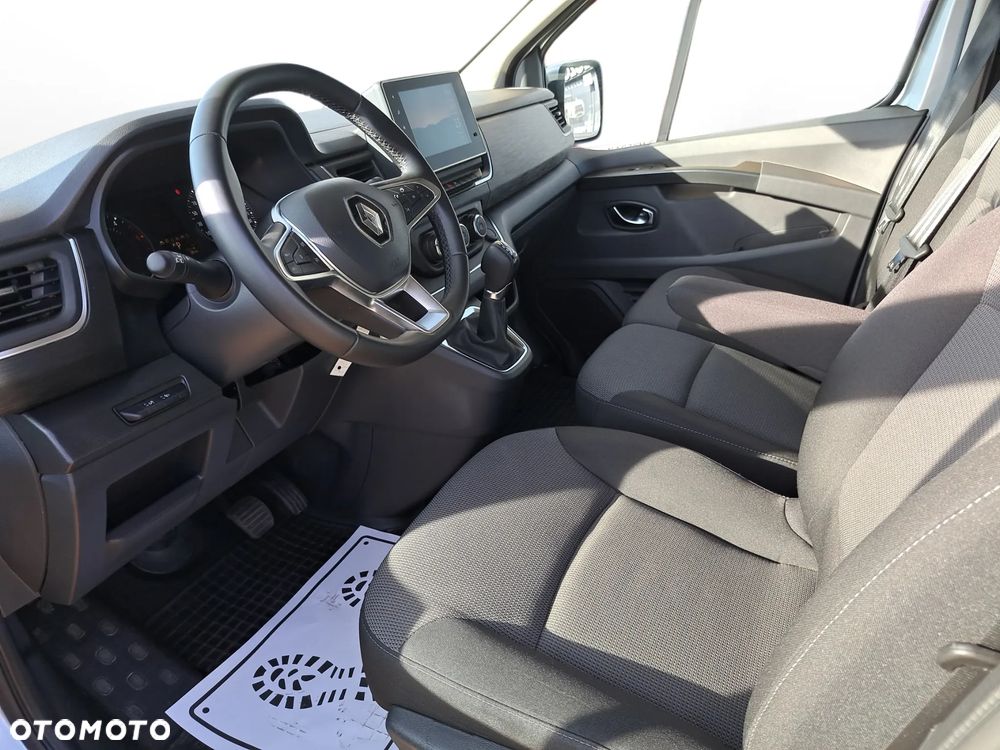 Renault Trafic BUS - 17