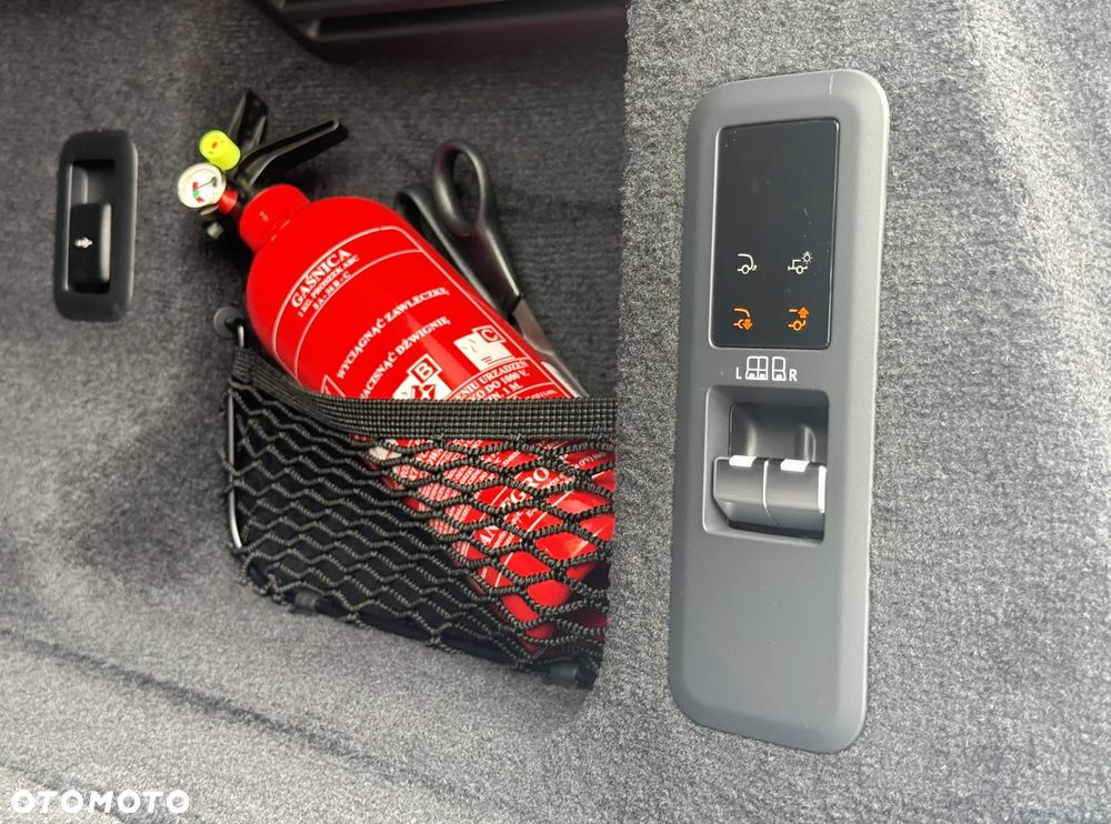 Land Rover Range Rover Sport D300 Dynamic SE - 15