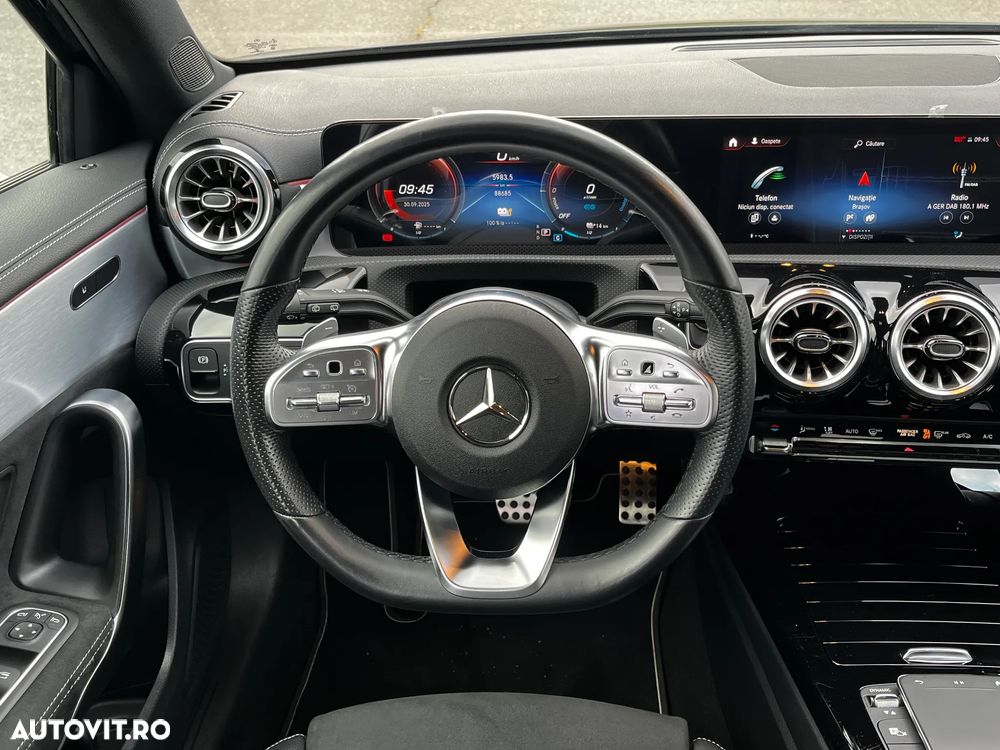 Mercedes-Benz A 250 e 8G-DCT AMG Line - 13