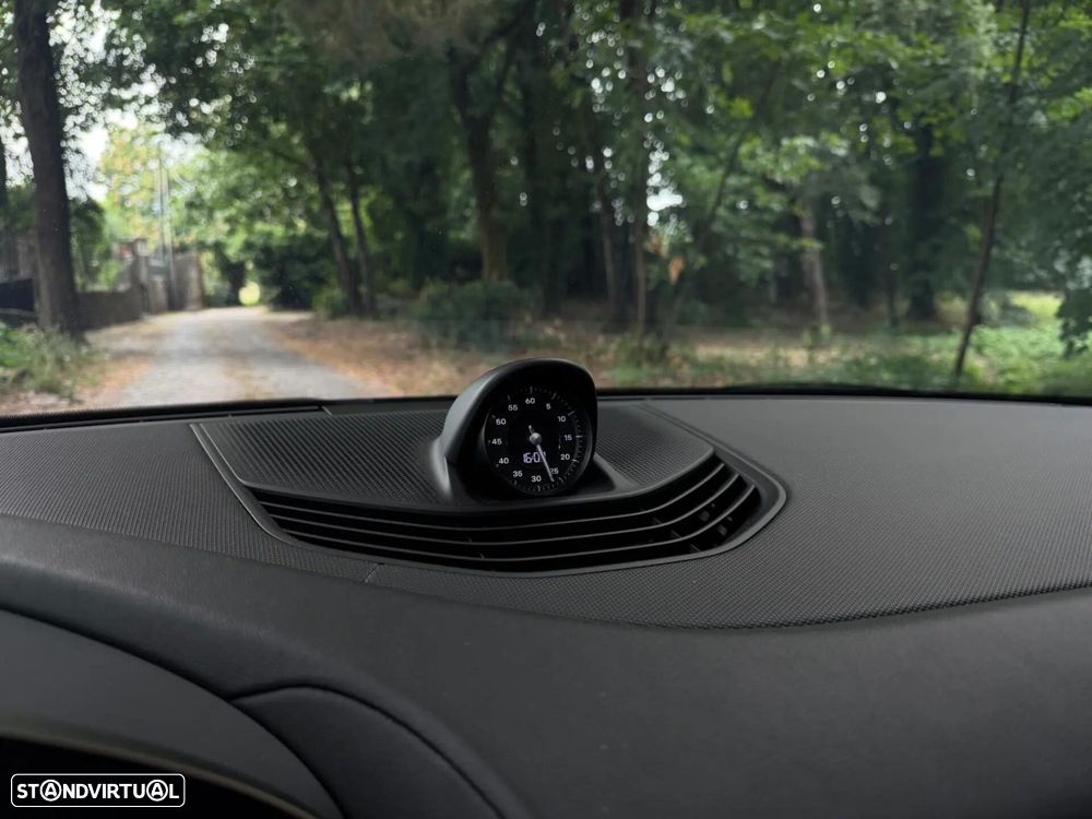 Porsche Taycan 4S Bateria Performance Plus - 36