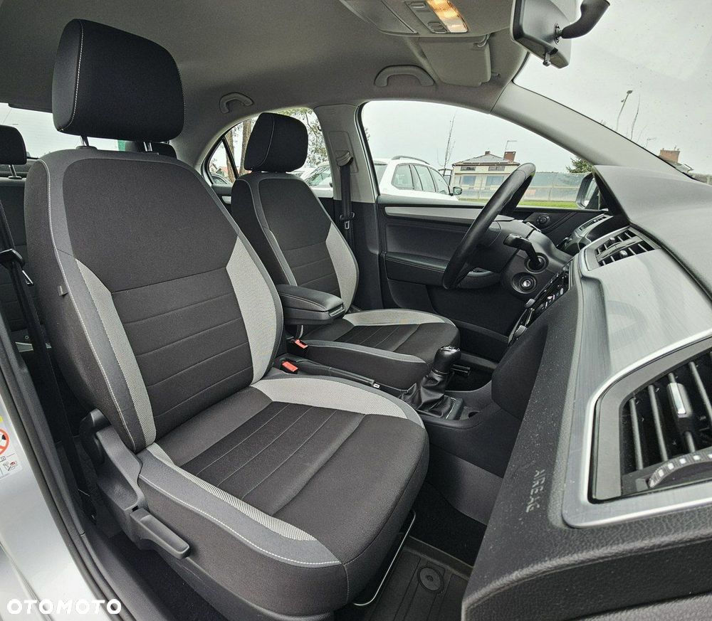 Skoda RAPID 1.0 TSI Ambition - 10