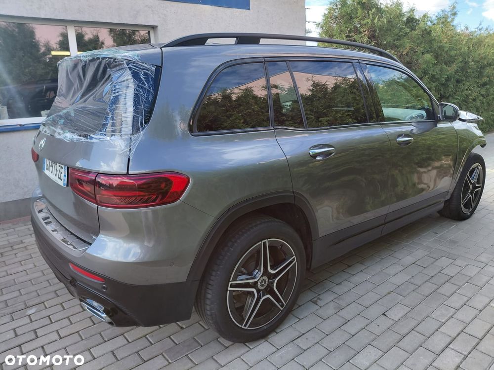 Mercedes-Benz GLB - 1