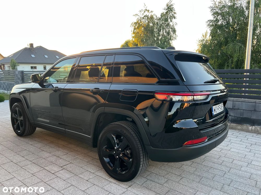 Jeep Grand Cherokee - 11