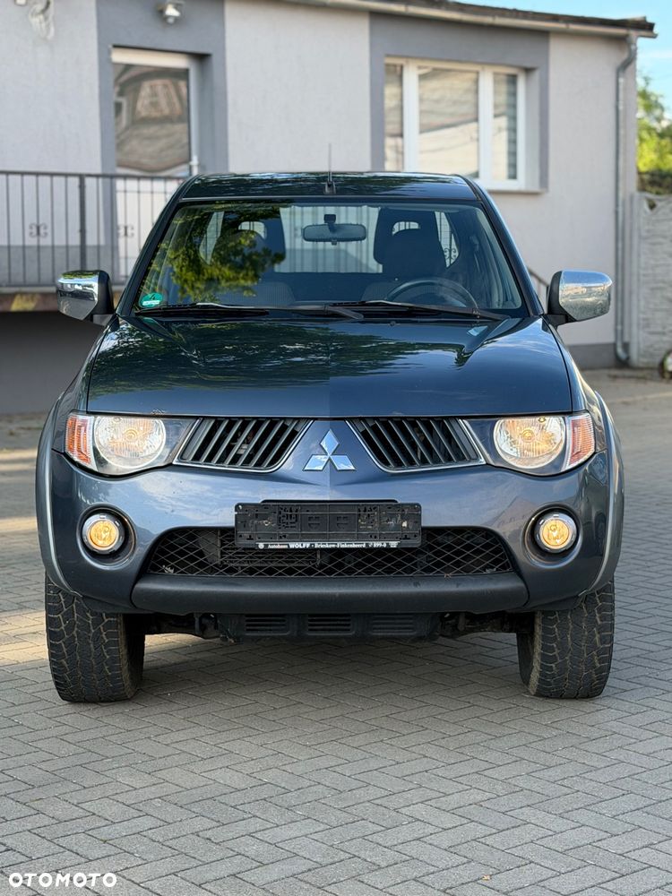 Mitsubishi L200 Pick Up 4x4 Intense Club Cab - 22