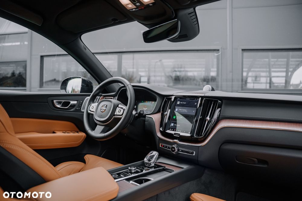 Volvo XC 60 T8 Plug-In Hybrid AWD Ultimate Dark - 22