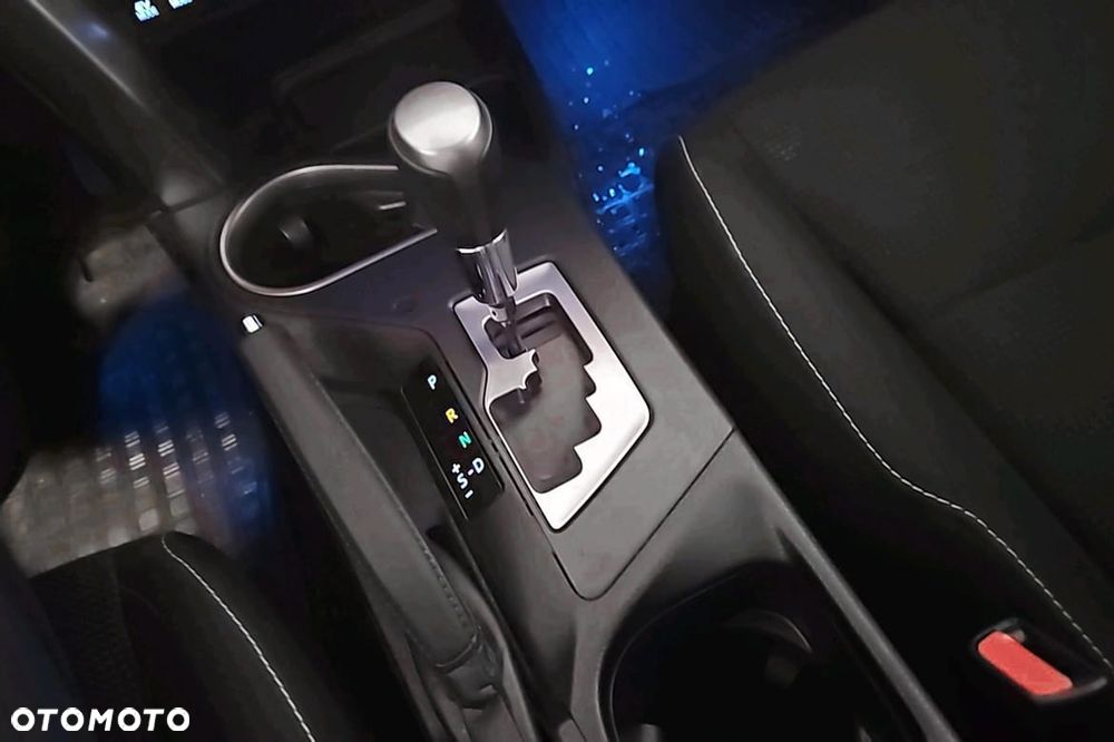 Toyota RAV4 Hybrid Style 4x2 - 6