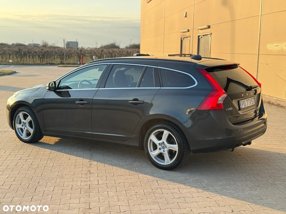 Volvo V60 D3 Geartronic Momentum - 5