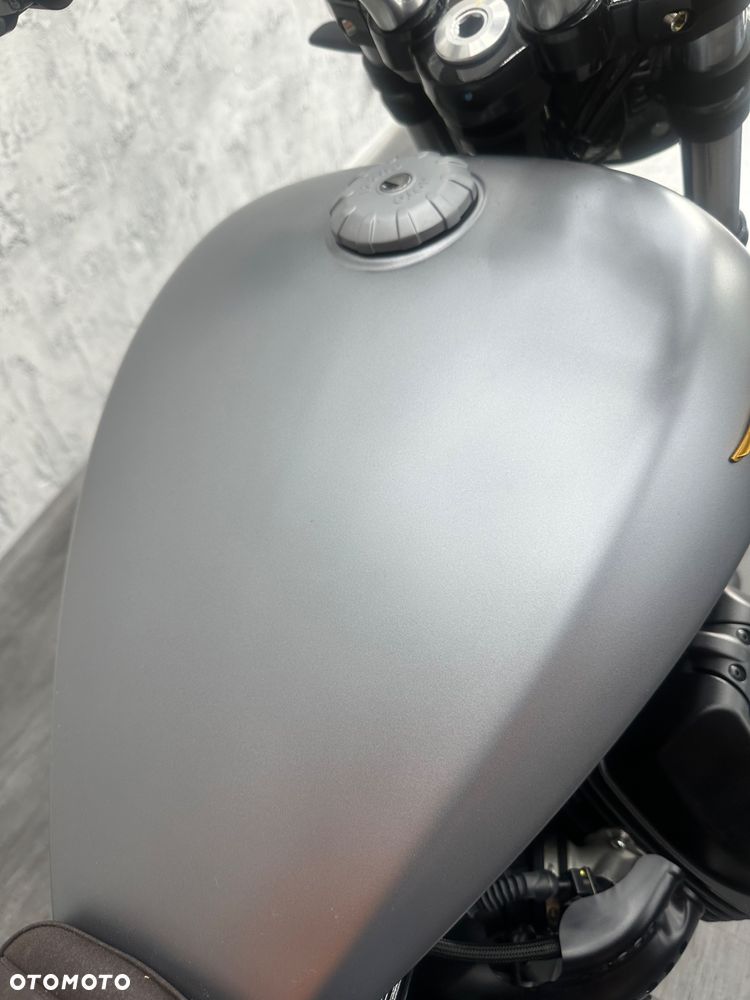 Moto Guzzi V9 - 18