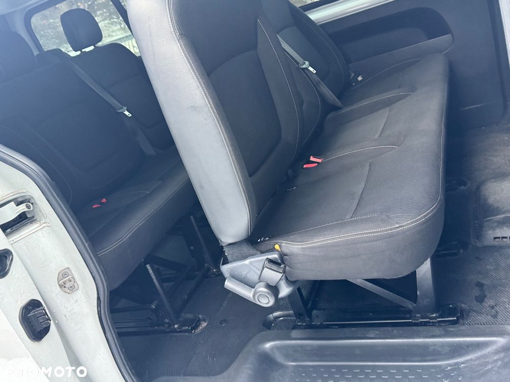 Renault Trafic Grand SpaceClass 2.0 dCi - 23