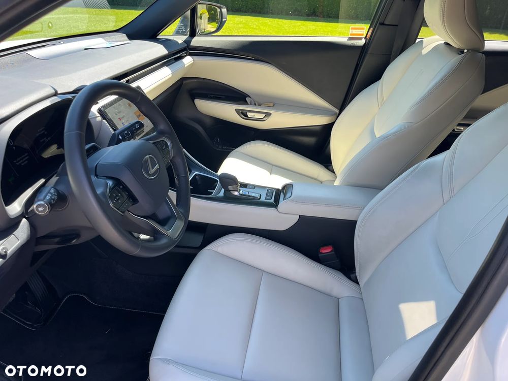 Lexus LBX 1.5 Hybrid - 9