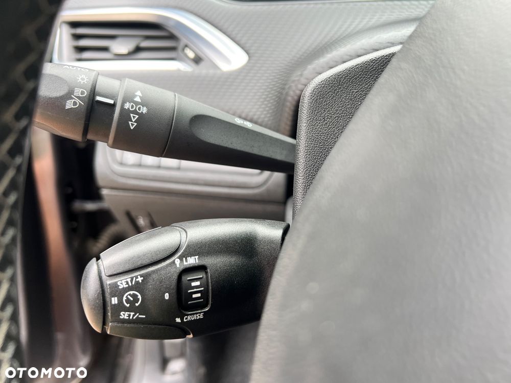 Peugeot 2008 PureTech 130 Stop&Start Allure - 26