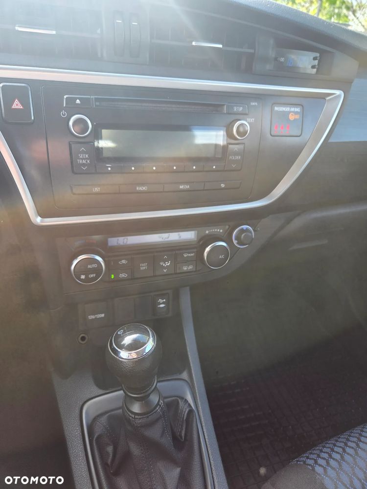 Toyota Auris 1.4 D-4D Active - 8