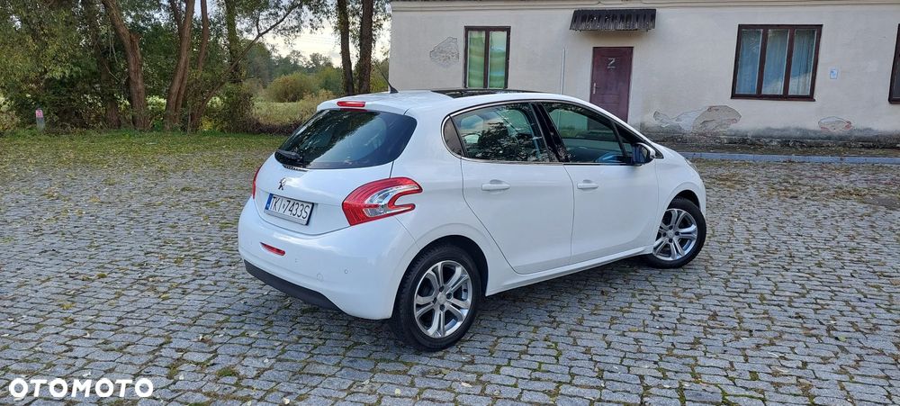 Peugeot 208 - 15