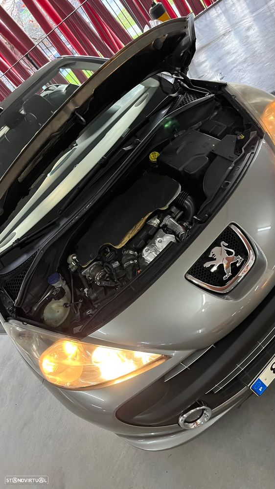 Peugeot 207 CC 1.6 HDi FAP Sport - 21