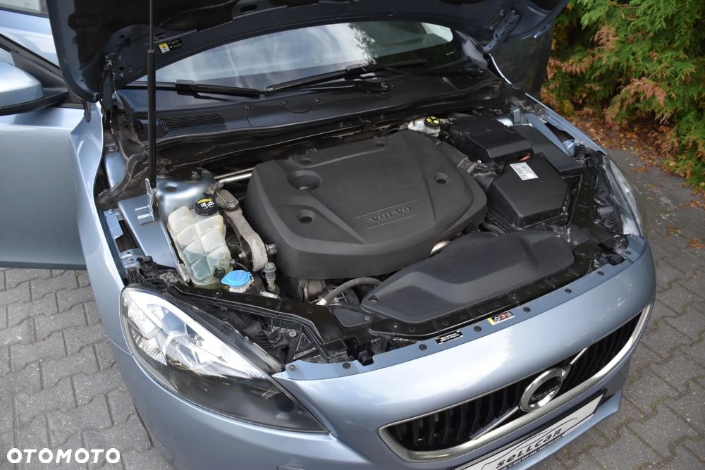 Volvo V40 D2 - 24