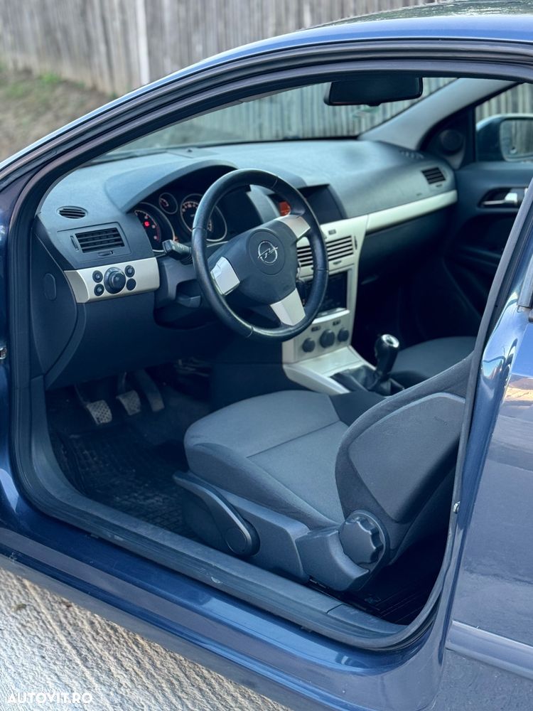 Opel Astra GTC 1.7 CDTI DPF (119g) Edition - 4