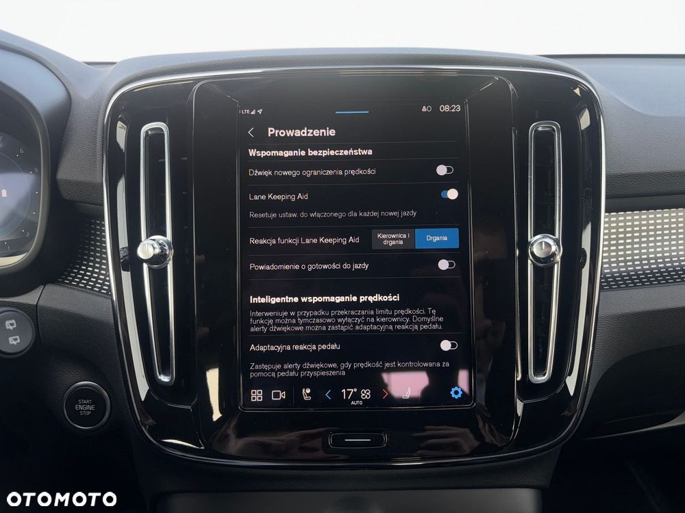 Volvo XC 40 - 25