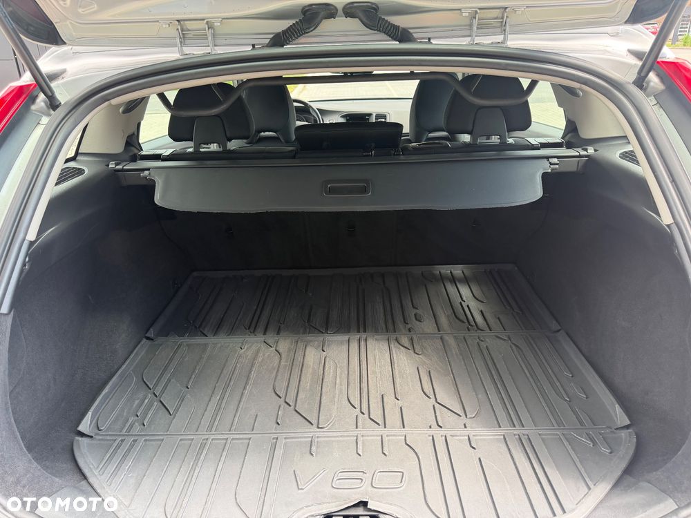 Volvo V60 D2 Drive-E Momentum - 14